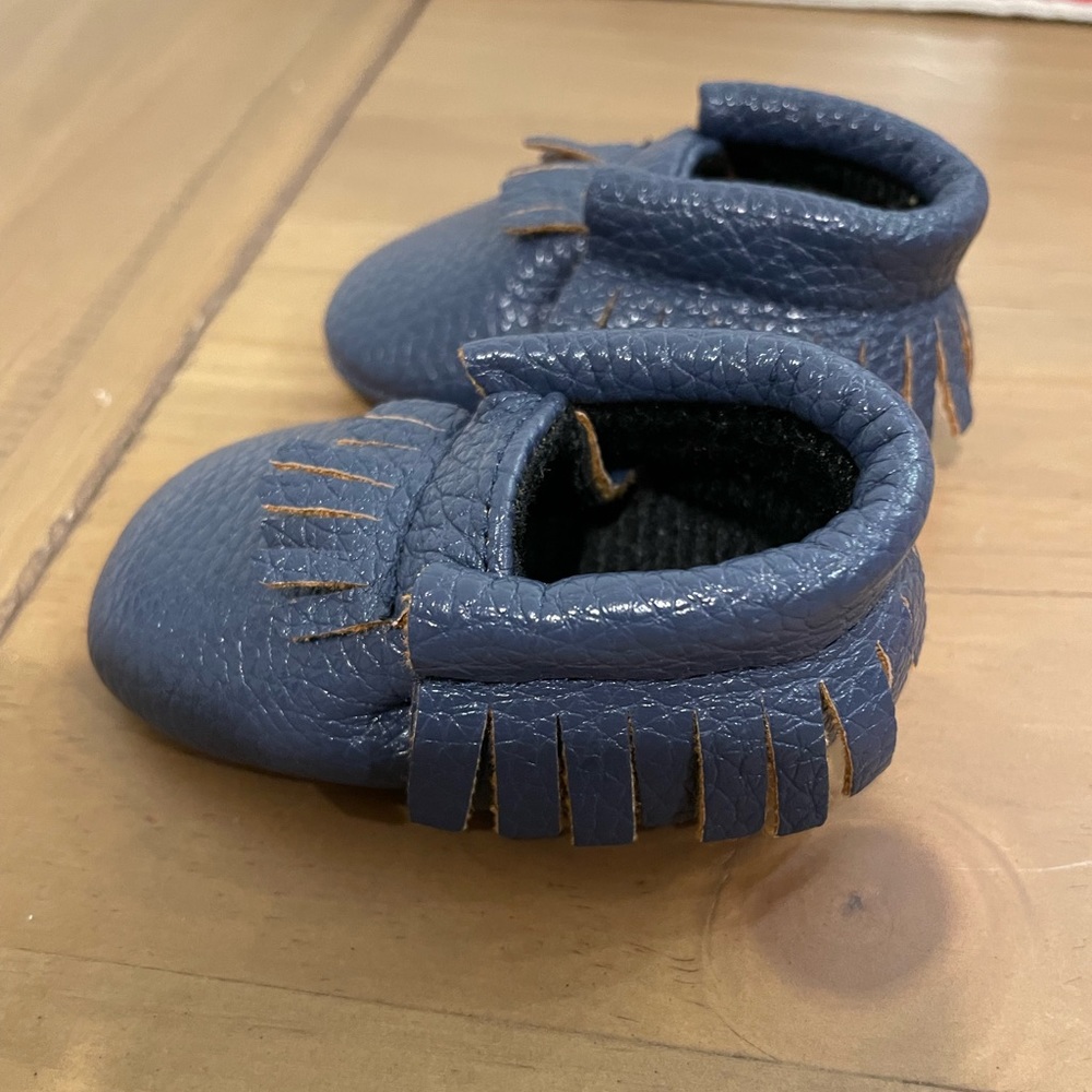 Baby boy blue moccasin crib shoes NWOT
